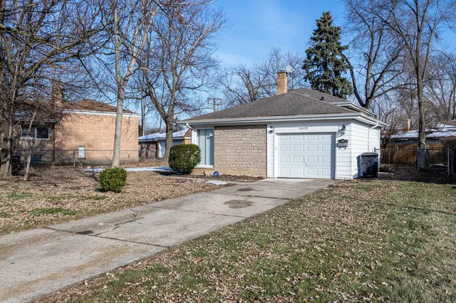 $254,900 | 16039 Marian Drive, South Holland, IL 60473