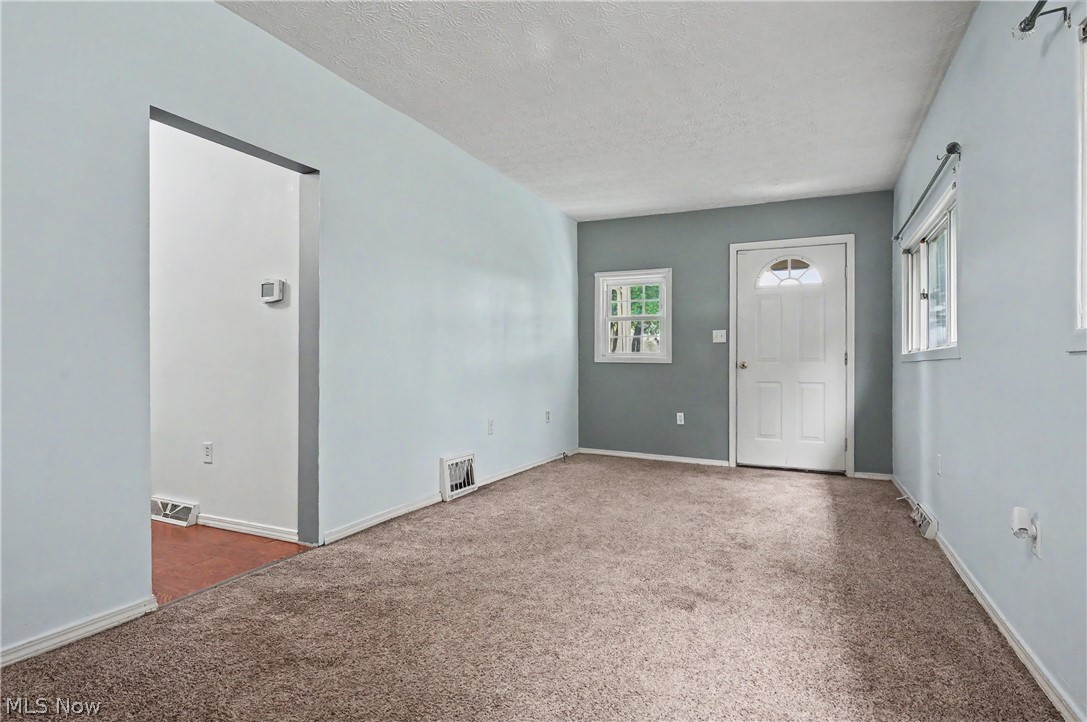 955 East Howe Road Kent, OH 44240 - Photo 5 of 41