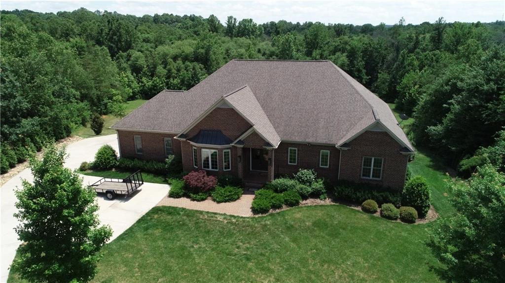 1310 James Farm Road Hickory, NC 28602 - Photo 2 of 34 Gallery Image 2