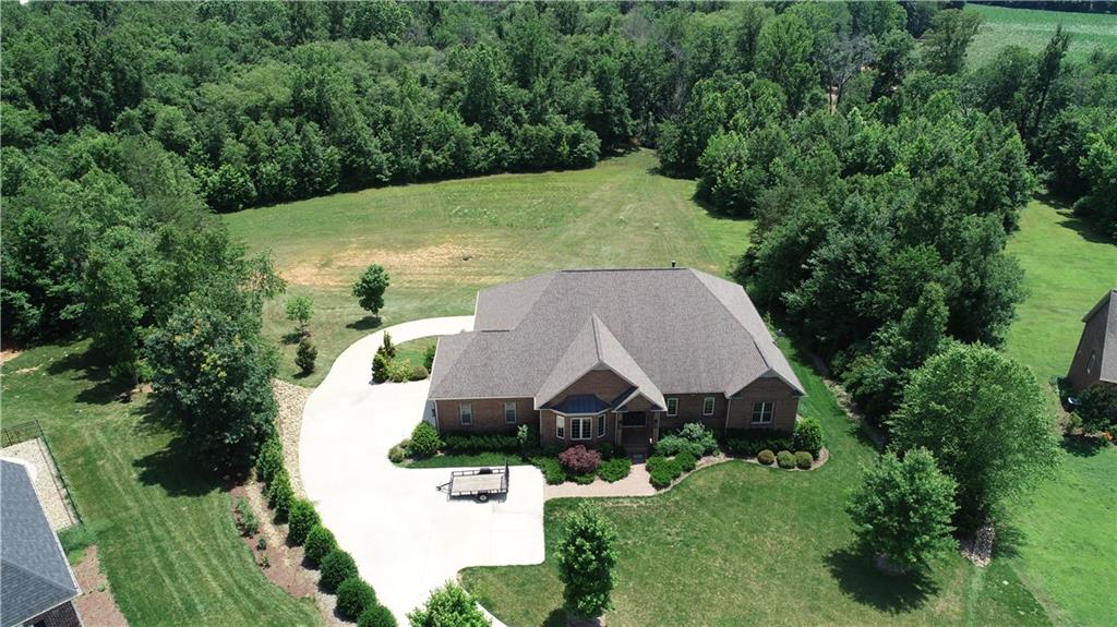 1310 James Farm Road Hickory, NC 28602 - Photo 3 of 34 Gallery Image 3
