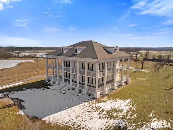 $800,000 | 6399 Pelican Lane, Carbondale, IL 62902