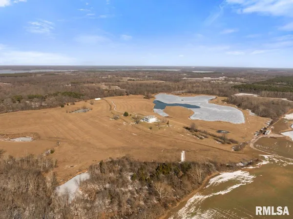 $800,000 | 6399 Pelican Lane, Carbondale, IL 62902