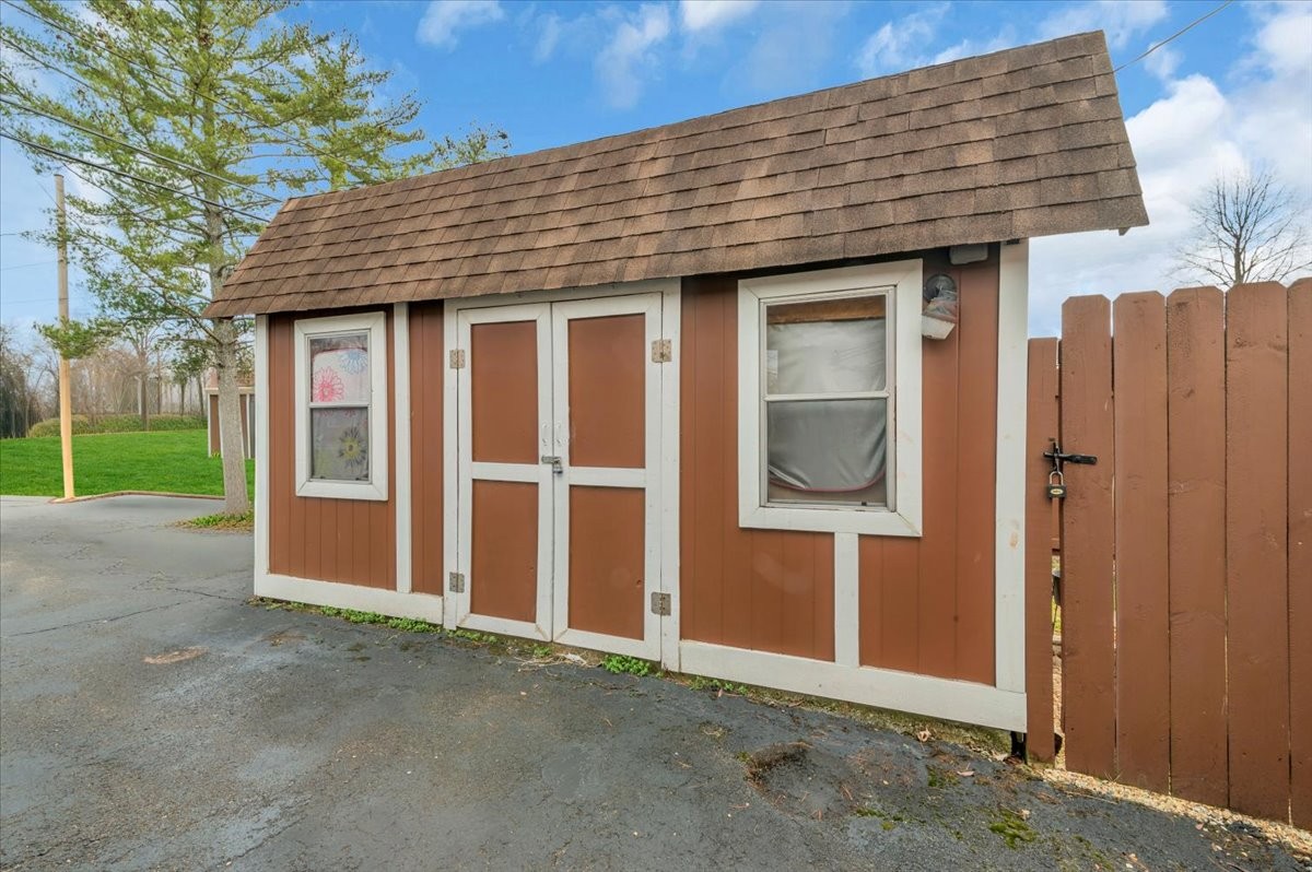 1001 Henley Street Decherd, TN 37324 - Photo 44 of 50