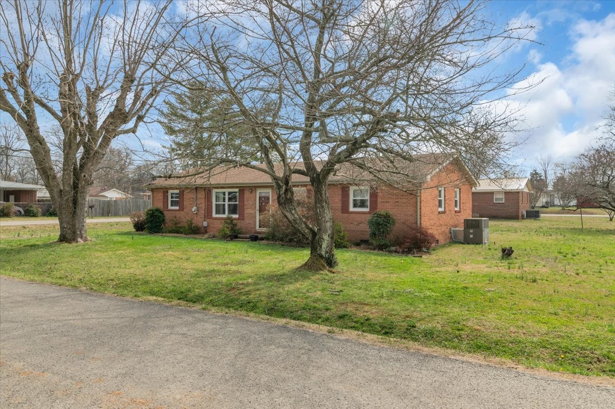 1001 Henley Street Decherd, TN 37324 - Photo 47 of 50