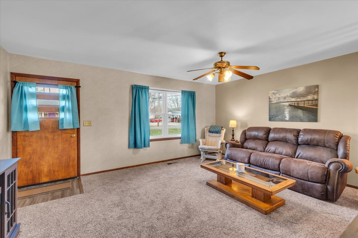 1001 Henley Street Decherd, TN 37324 - Photo 5 of 50