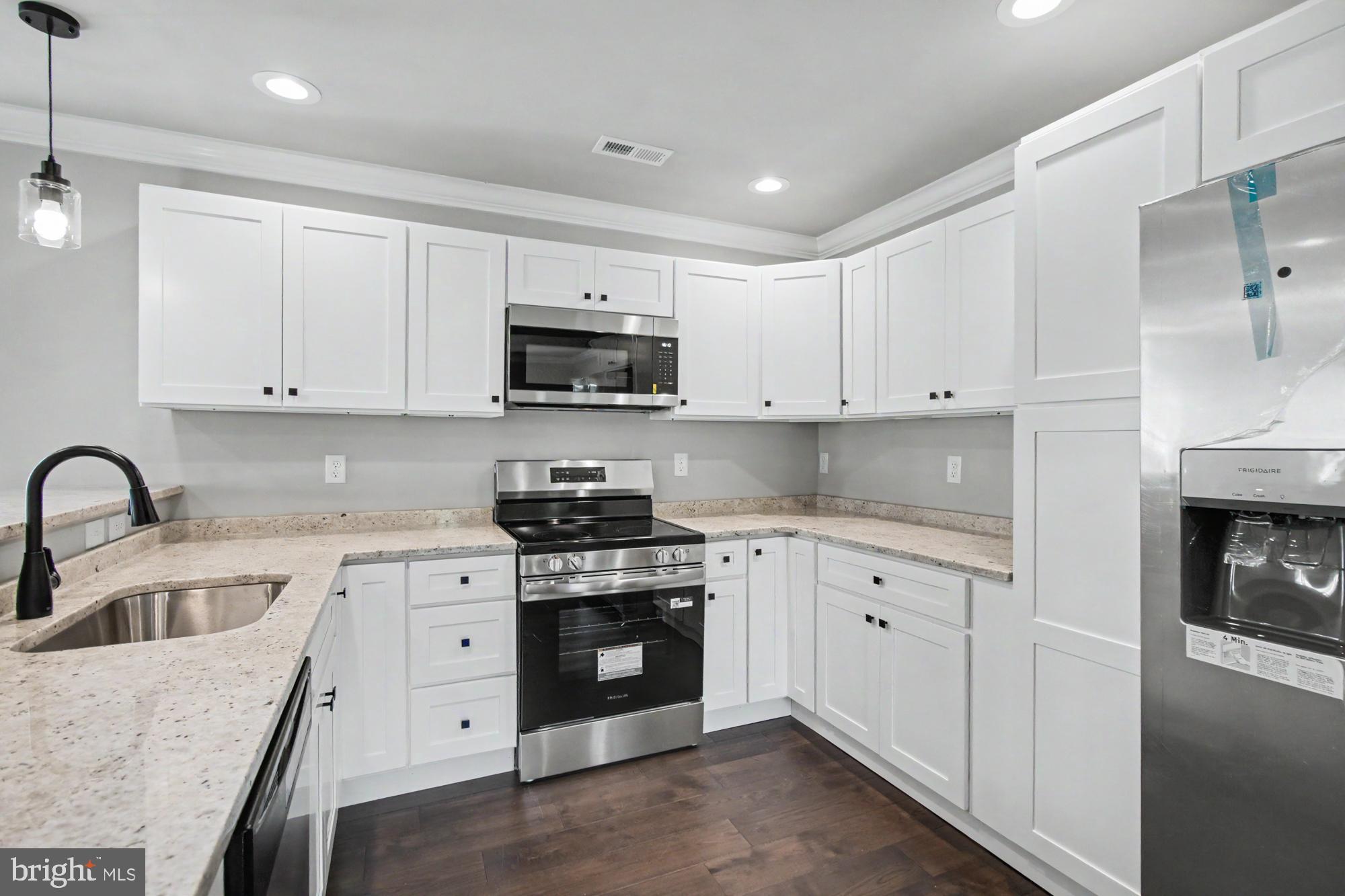 7501 Riddle Avenue Baltimore, MD 21224 - Photo 15 of 45