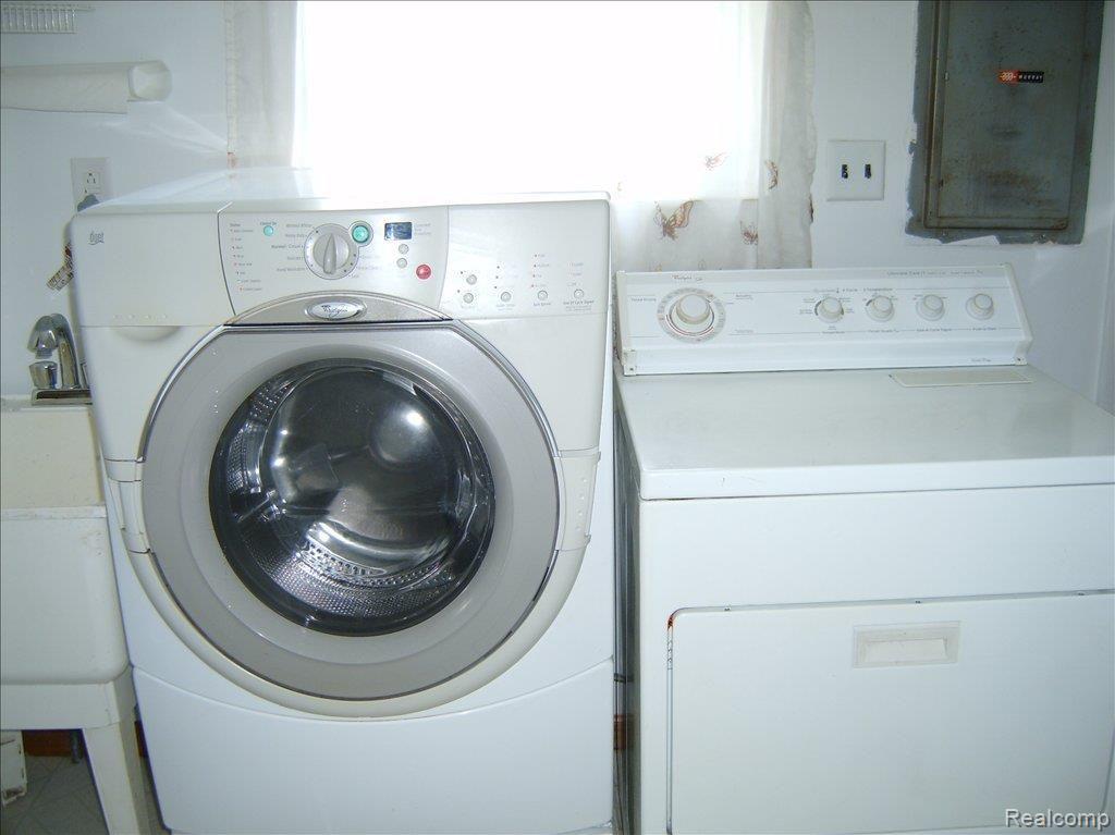 48685 Willis Road Belleville, MI 48111 - Photo 20 of 25 Utility Room