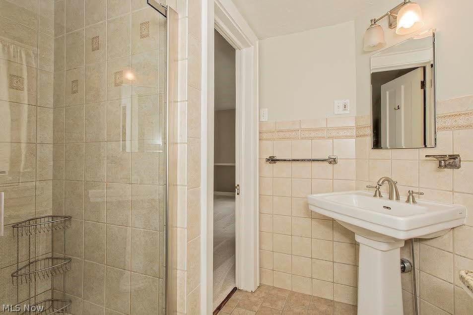 3325 Chalfant Road Cleveland, OH 44120 - Photo 15 of 28 Gallery Image 15