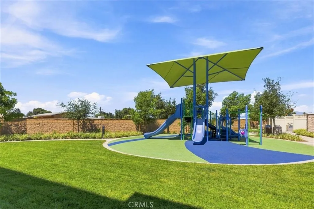 9538 Hannah Way Riverside, CA 92504 - Photo 9 of 38 Tot lot