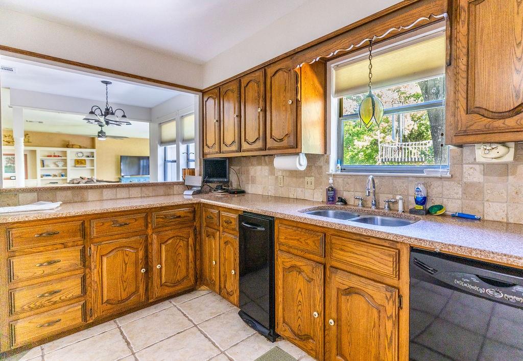 663 Coxs Oak Valley Road Waco, TX 76705 - Photo 17 of 40
