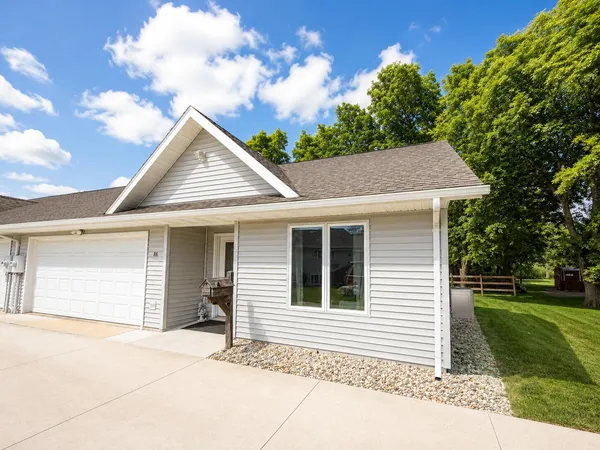$229,900 | 86 Knopp Valley Drive, Winona, MN 55987