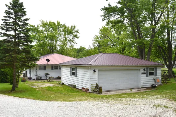 $200,000 | 404 County Road 250 North, Loda, IL 60948