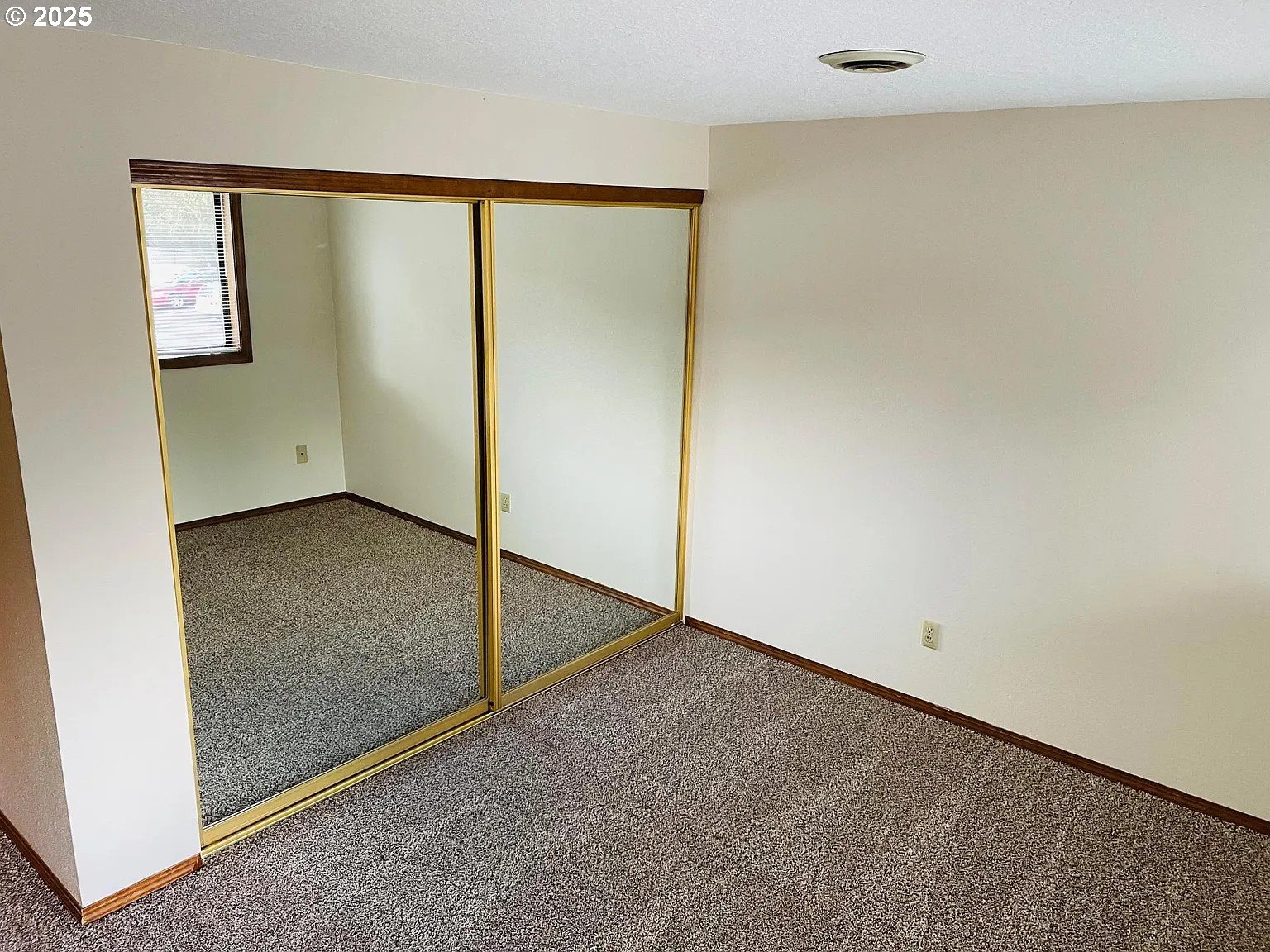 4921 Southwest 59th Avenue Portland, OR 97221 - Photo 16 of 17 Gallery Image 16