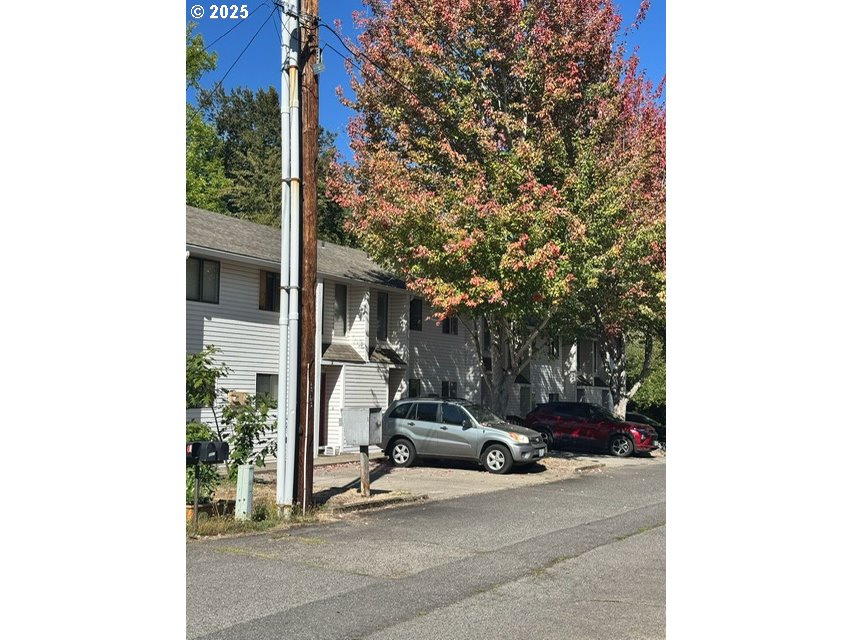 4921 Southwest 59th Avenue Portland, OR 97221 - Photo 2 of 17 Gallery Image 2