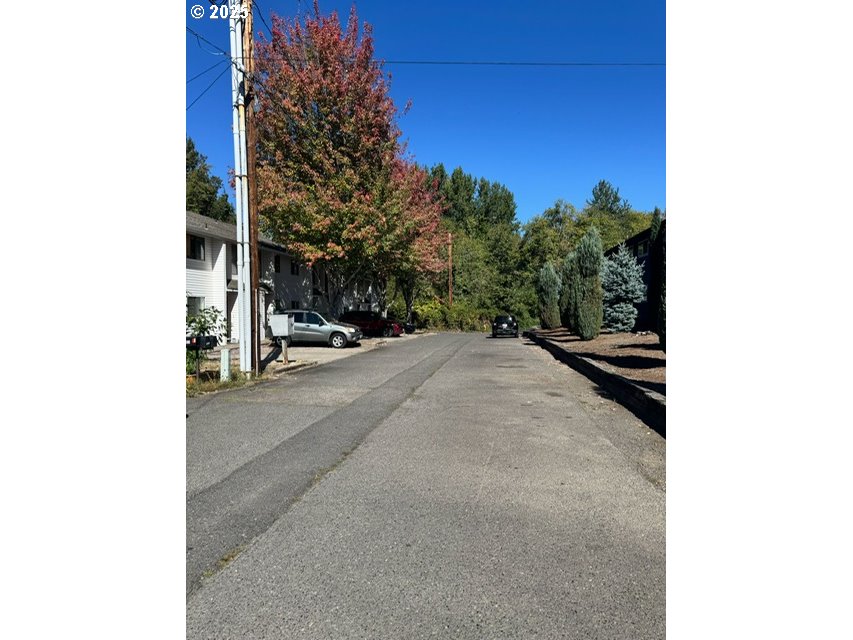 4921 Southwest 59th Avenue Portland, OR 97221 - Photo 5 of 17 Gallery Image 5