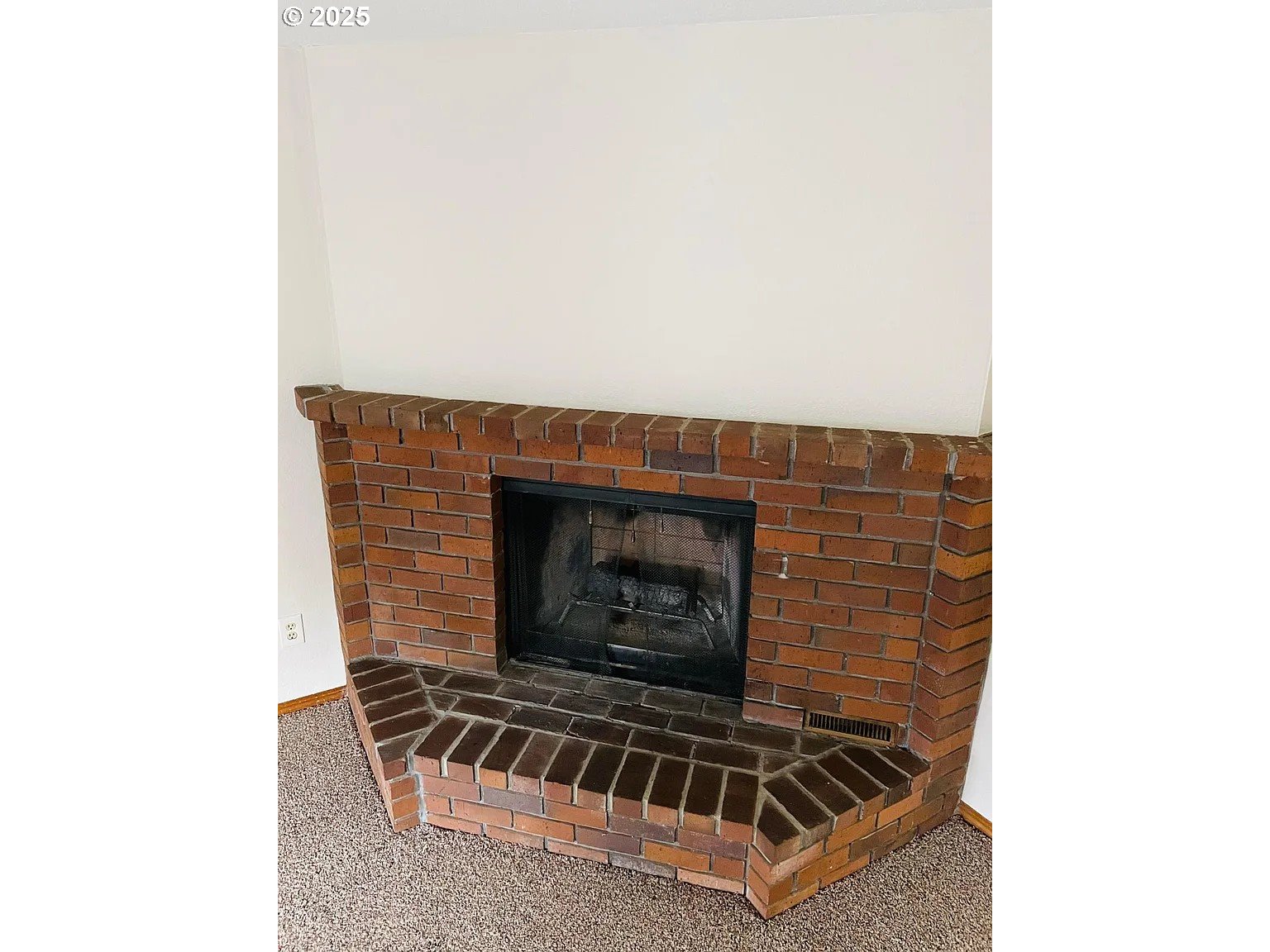 4921 Southwest 59th Avenue Portland, OR 97221 - Photo 8 of 17 Gallery Image 8