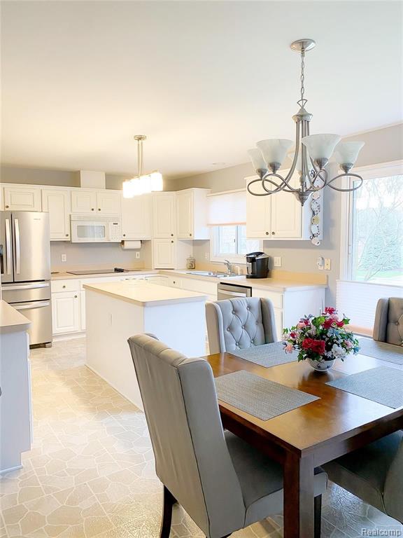 560 Misty Brook Lane Rochester Hills, MI 48307 - Photo 7 of 42