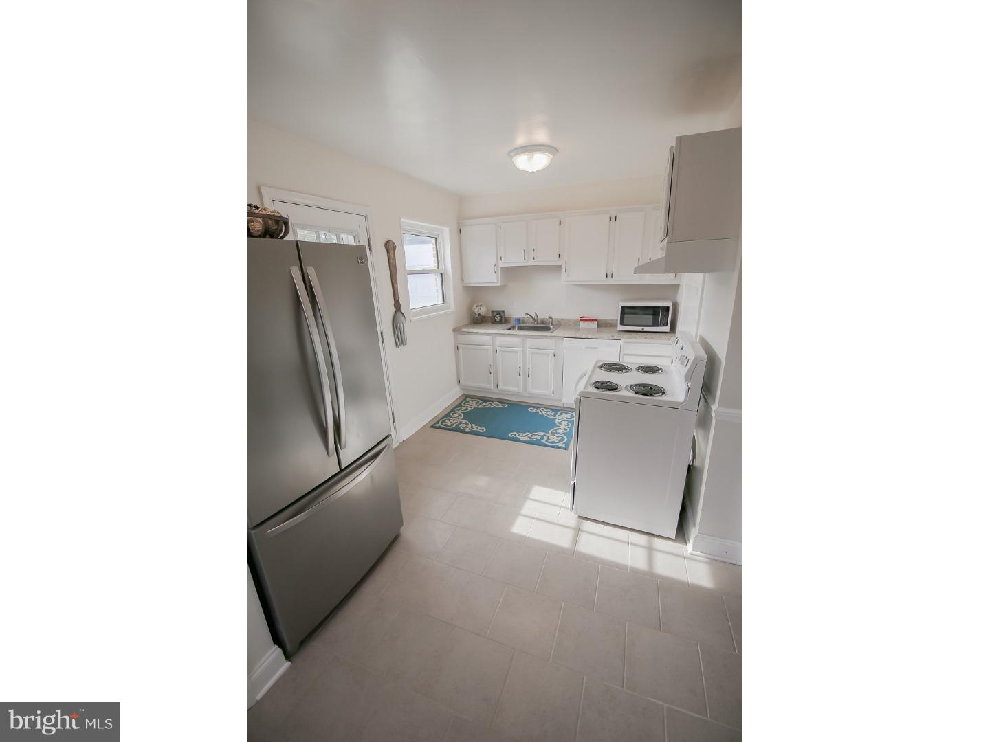 233 Sykes Road New Castle, DE 19720 - Photo 7 of 24 Kitchen