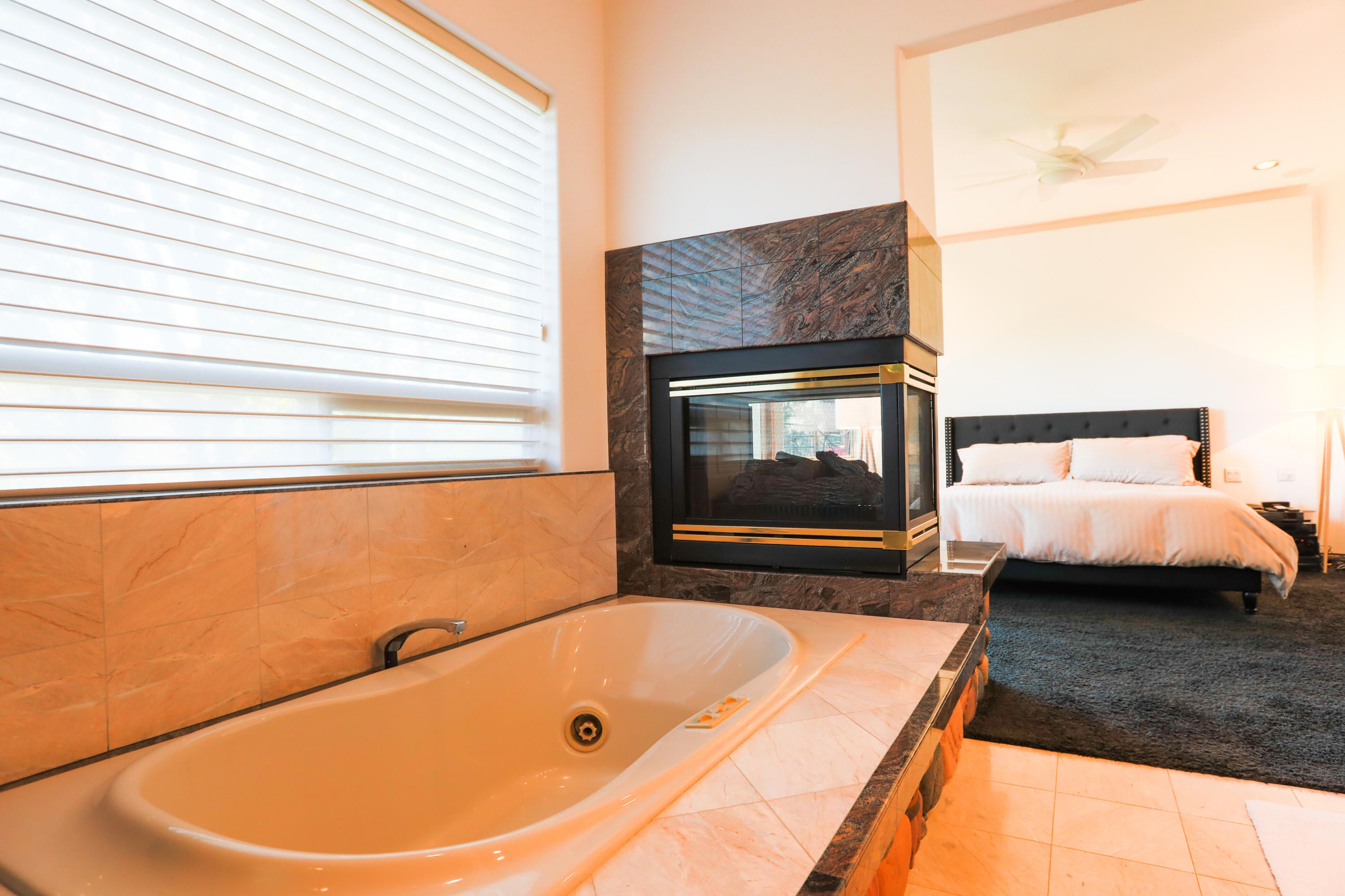 20015 Chaney Road Bend, OR 97703 - Photo 46 of 107 20015 ChaneyRd-Bath Tub+Bed-04Resized