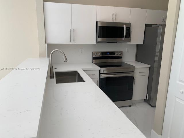 1555 Northeast 33rd Road, Unit 1072 Homestead, FL 33033 - Photo 10 of 37 Gallery Image 10
