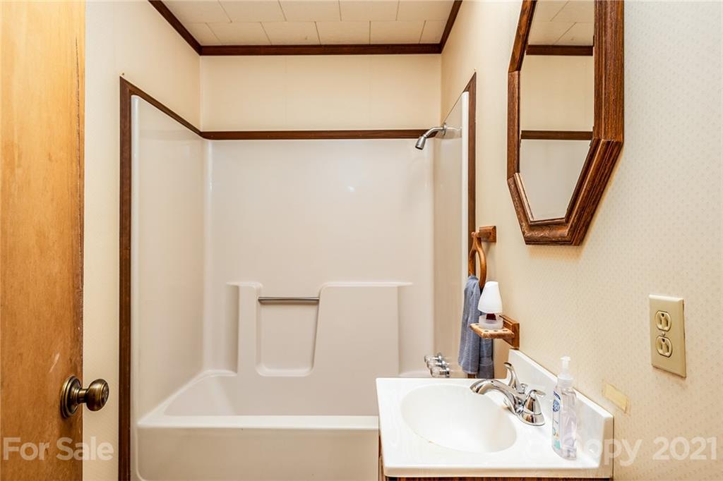 3775 Enola Road Morganton, NC 28655 - Photo 18 of 32 Gallery Image 18