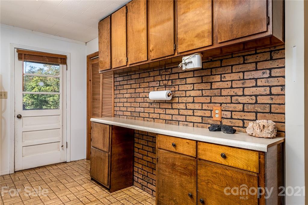 3775 Enola Road Morganton, NC 28655 - Photo 21 of 32 Gallery Image 21