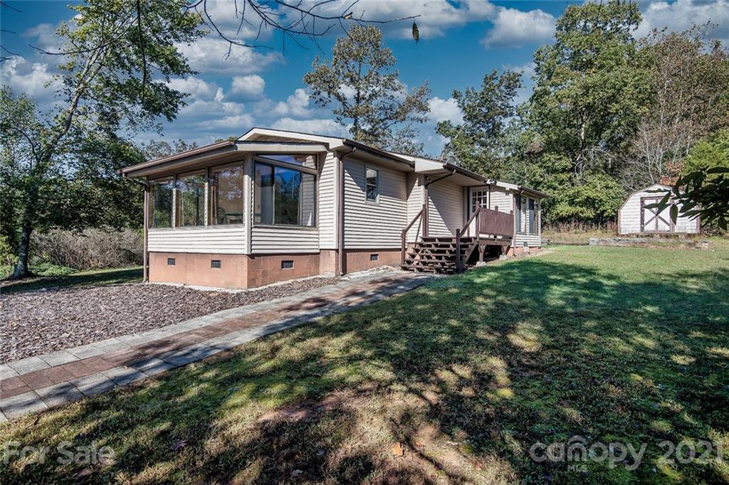3775 Enola Road Morganton, NC 28655 - Photo 5 of 32 Gallery Image 5