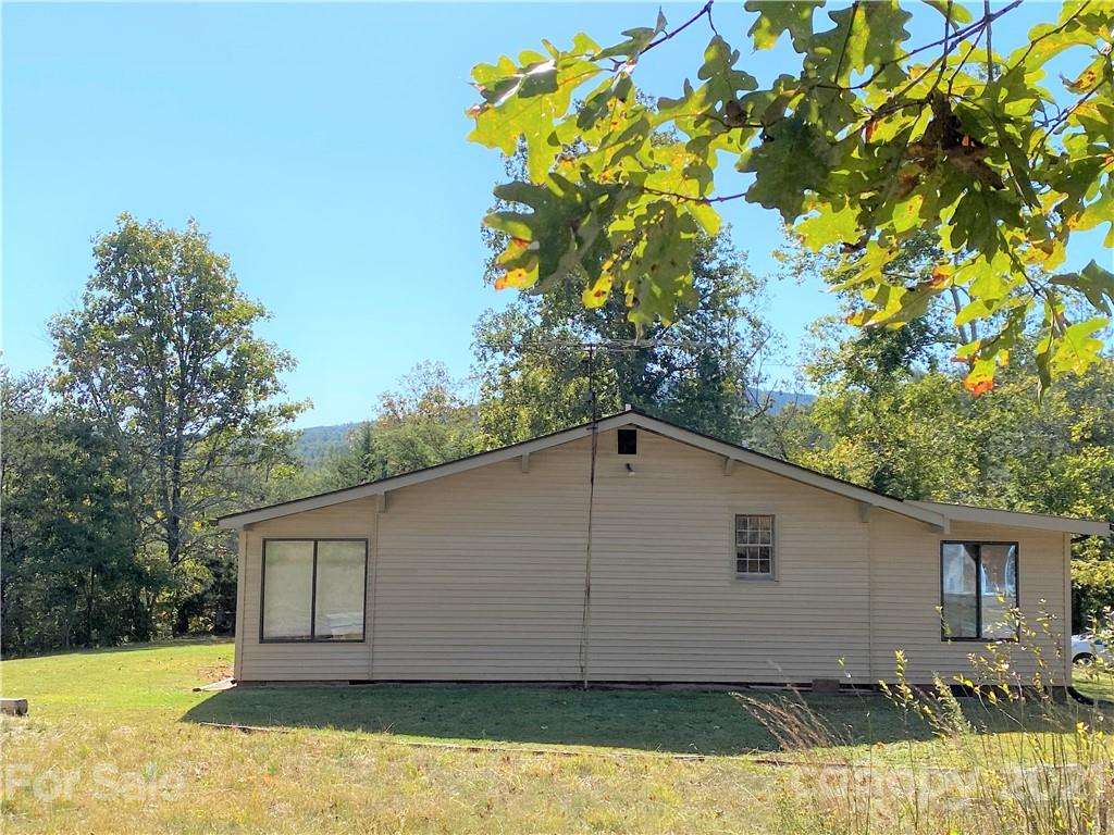 3775 Enola Road Morganton, NC 28655 - Photo 6 of 32 Gallery Image 6