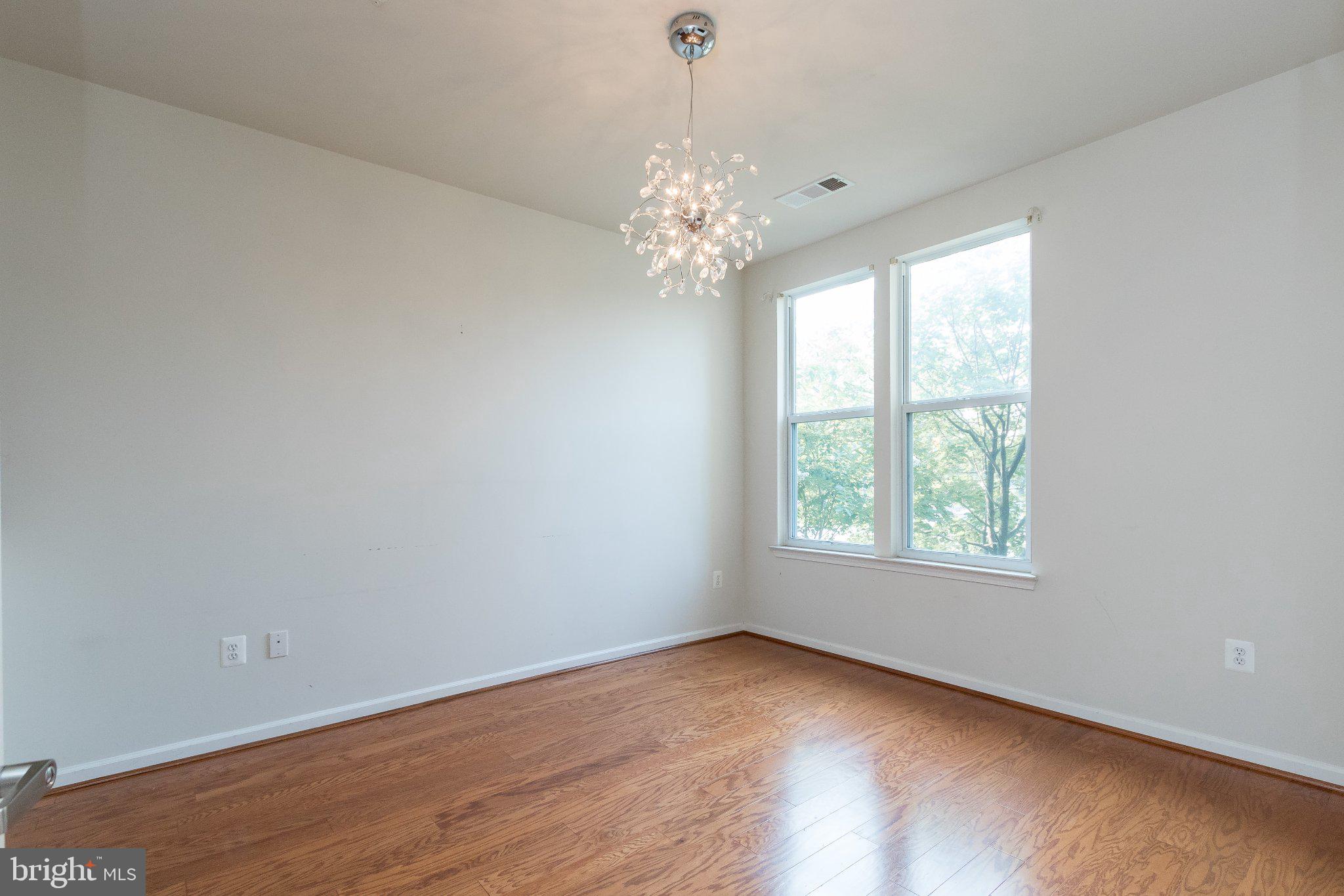 12000 Market Street, Unit 173 Reston, VA 20190 - Photo 4 of 47 Bright and airy space with charm.