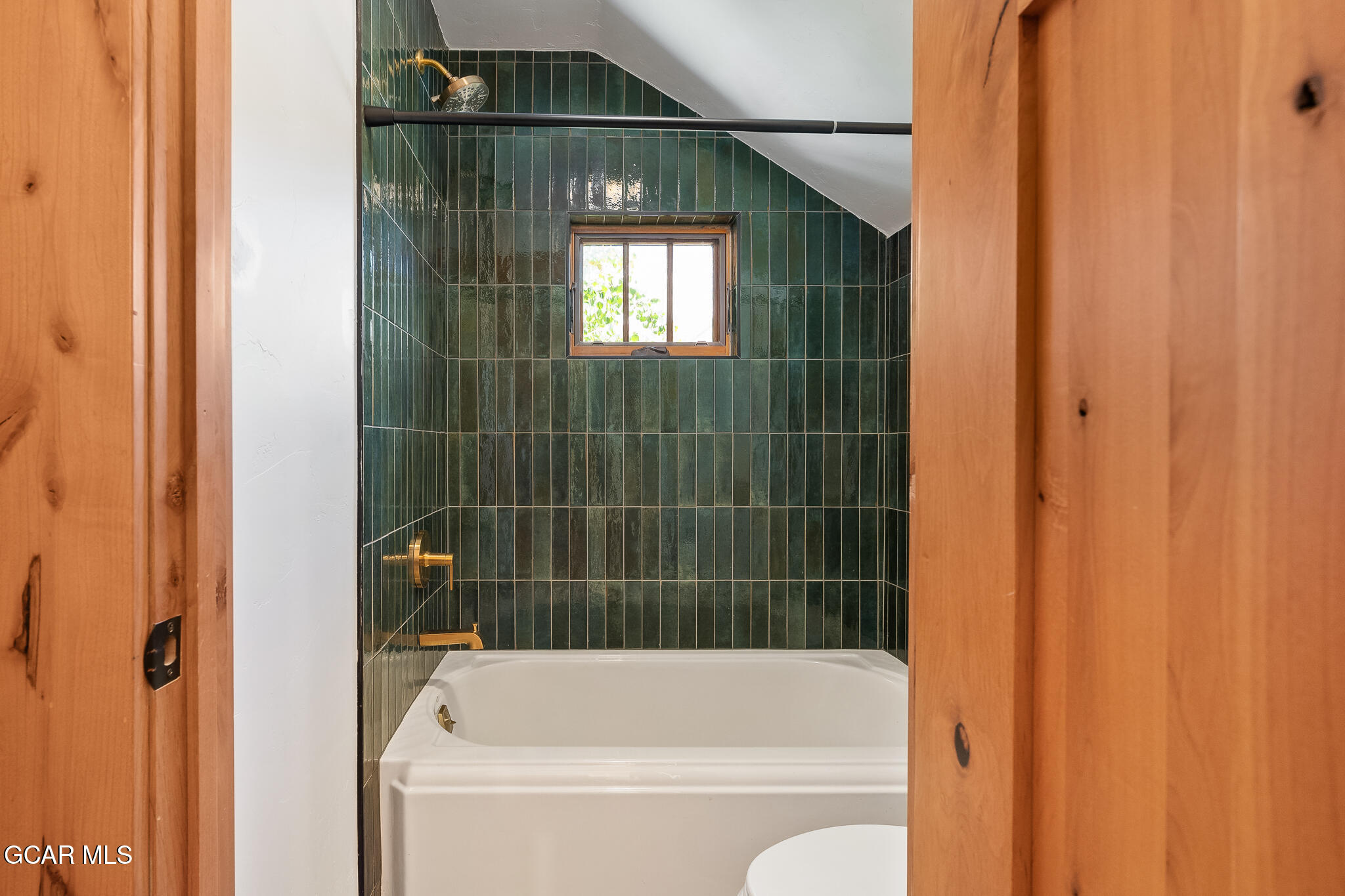 4 Rifle Shot Trail Fraser, CO 80442 - Photo 20 of 47 a bathroom with a bathtub and a shower