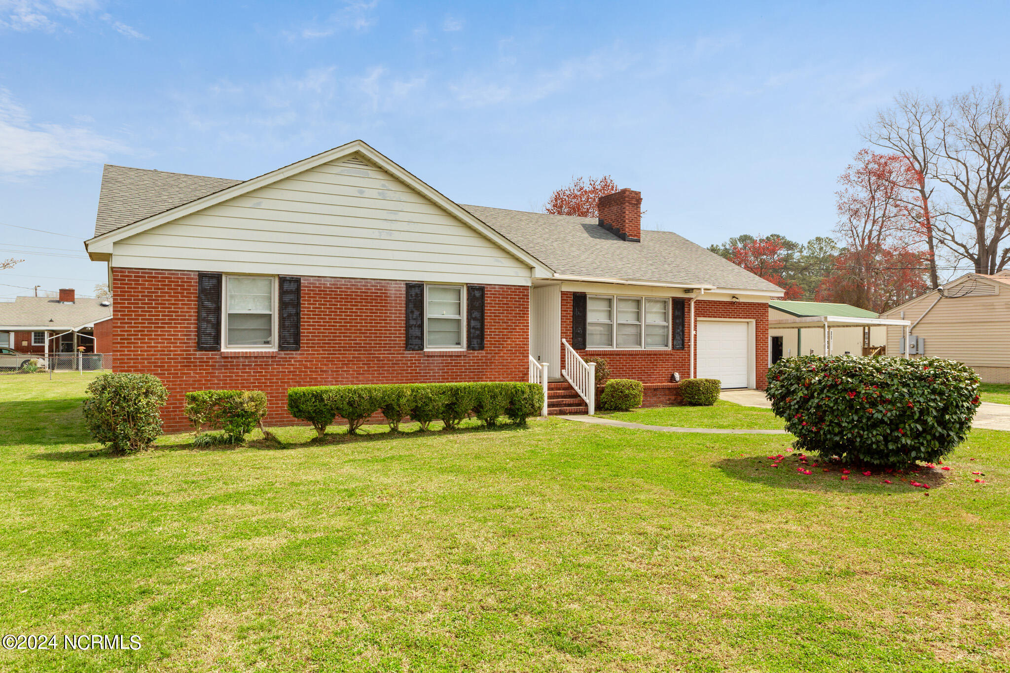 2405 Woodview Road Kinston, NC 28504 - Photo 12 of 33 ext (13)