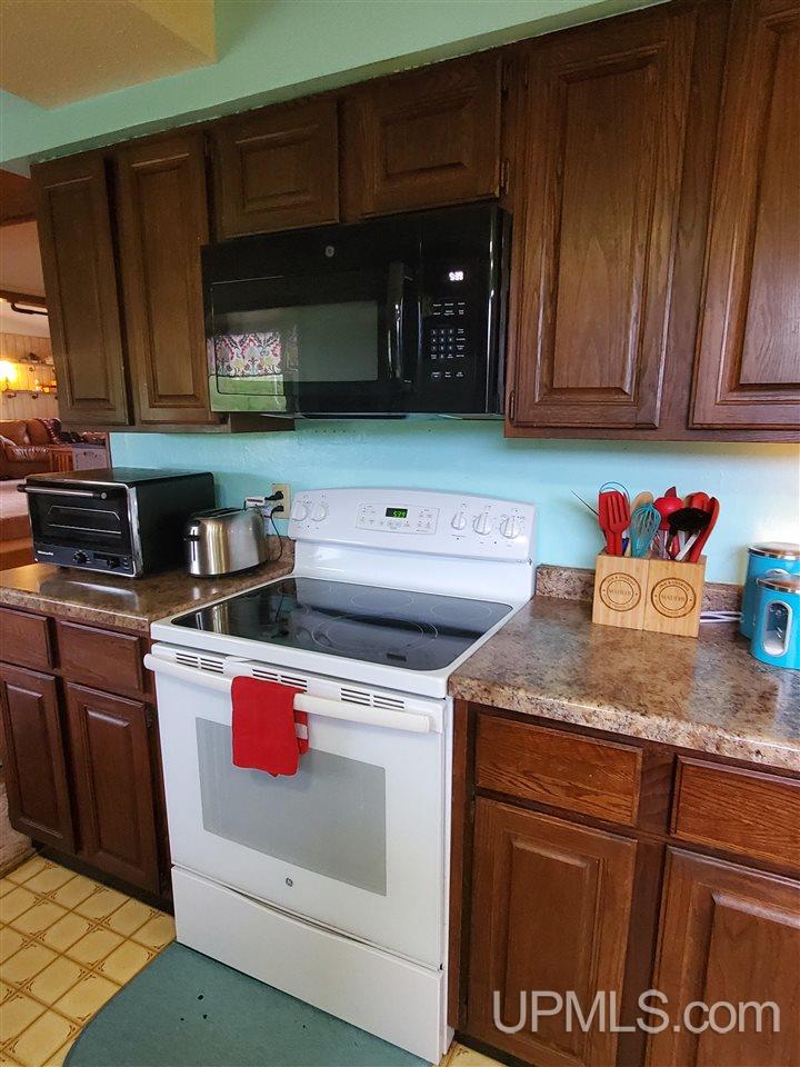 9395 Korpela Road Wakefield, MI 49968 - Photo 4 of 34 Gallery Image 4