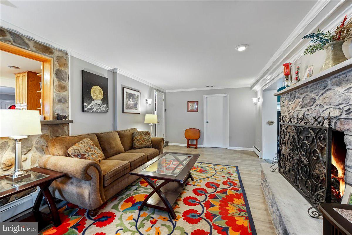 2644 Wood Road Secane, PA 19018 - Photo 6 of 28 living room