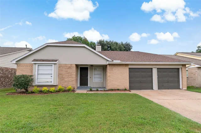 $259,900 | 1910 East Navaho Trail, Katy, TX 77449