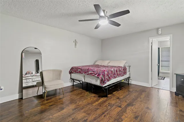 $259,900 | 1910 East Navaho Trail, Katy, TX 77449