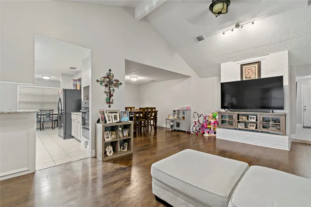 $259,900 | 1910 East Navaho Trail, Katy, TX 77449