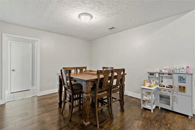 $259,900 | 1910 East Navaho Trail, Katy, TX 77449