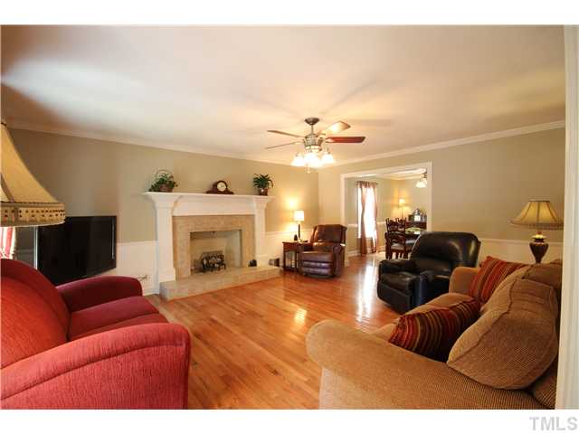 6401 Wynbrook Way Raleigh, NC 27612 - Photo 2 of 19