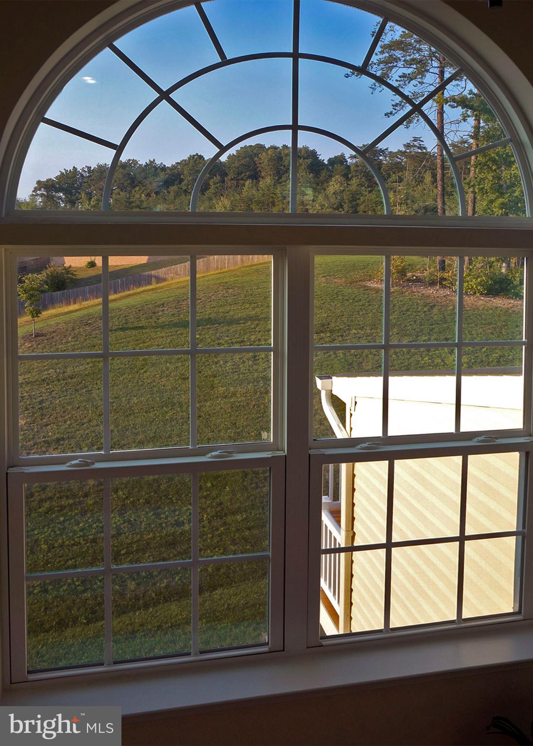 3131 Fledgling Circle Woodbridge, VA 22193 - Photo 23 of 27 Backyard UL view