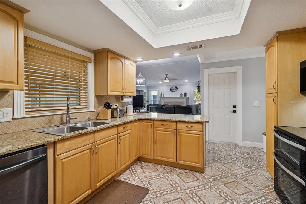 1147 Ridgecrest Court Palm Harbor, FL 34683 - Photo 8 of 72