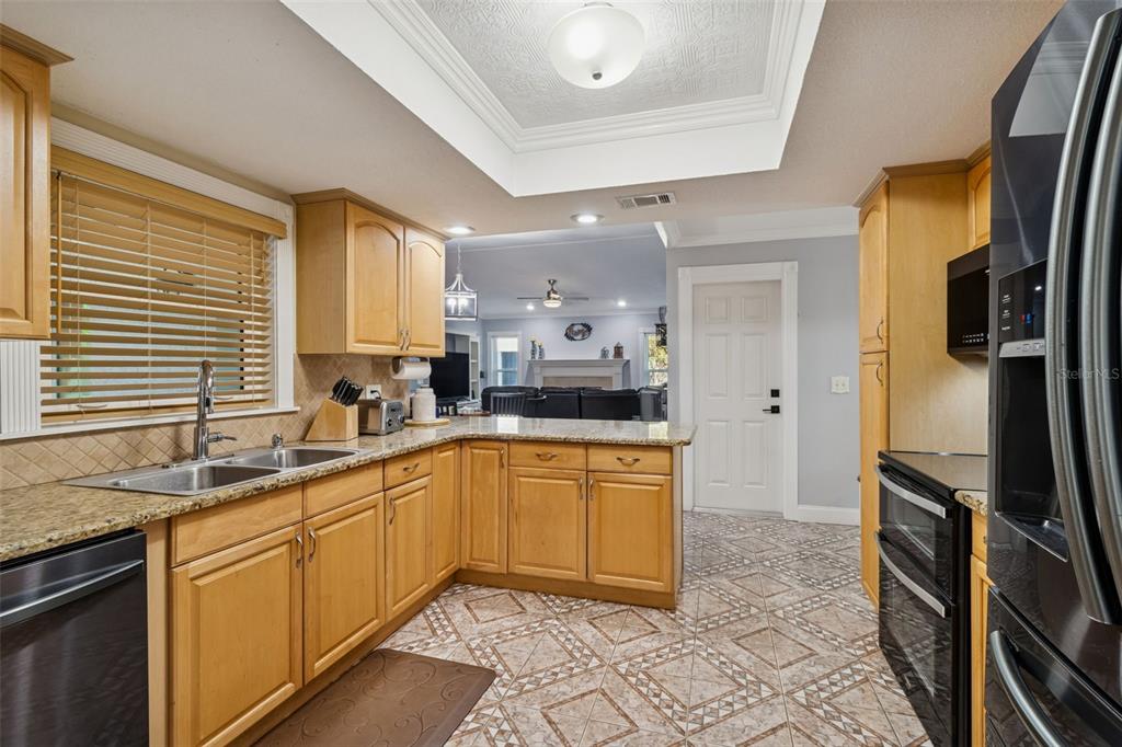 1147 Ridgecrest Court Palm Harbor, FL 34683 - Photo 10 of 72