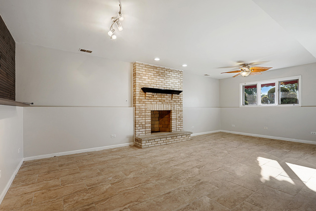 5338 State Road Burbank, IL 60459 - Photo 14 of 21 an empty room with windows