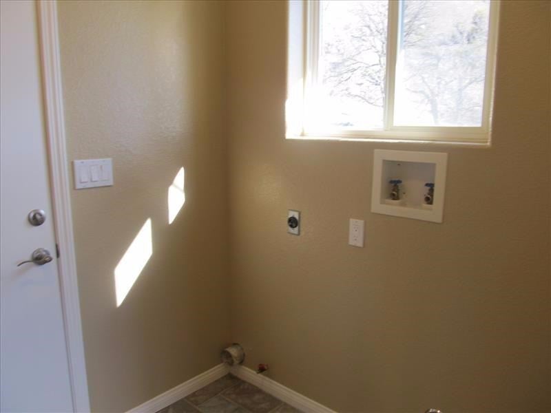 25781 Cumberland Road Tehachapi, CA 93561 - Photo 9 of 38 Gallery Image 9