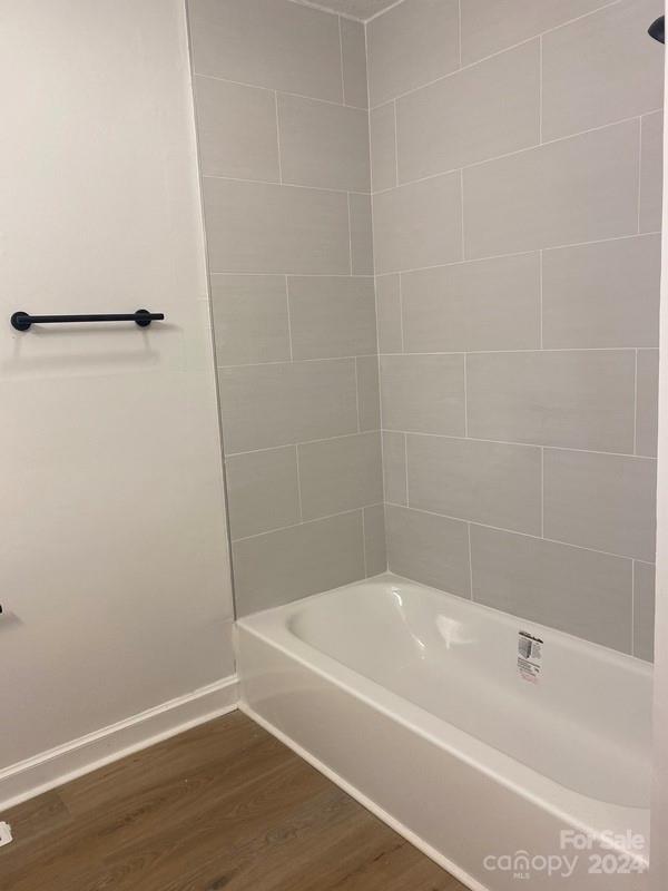 181 Spring Garden Avenue Kannapolis, NC 28081 - Photo 18 of 30 a bathroom with a bathtub