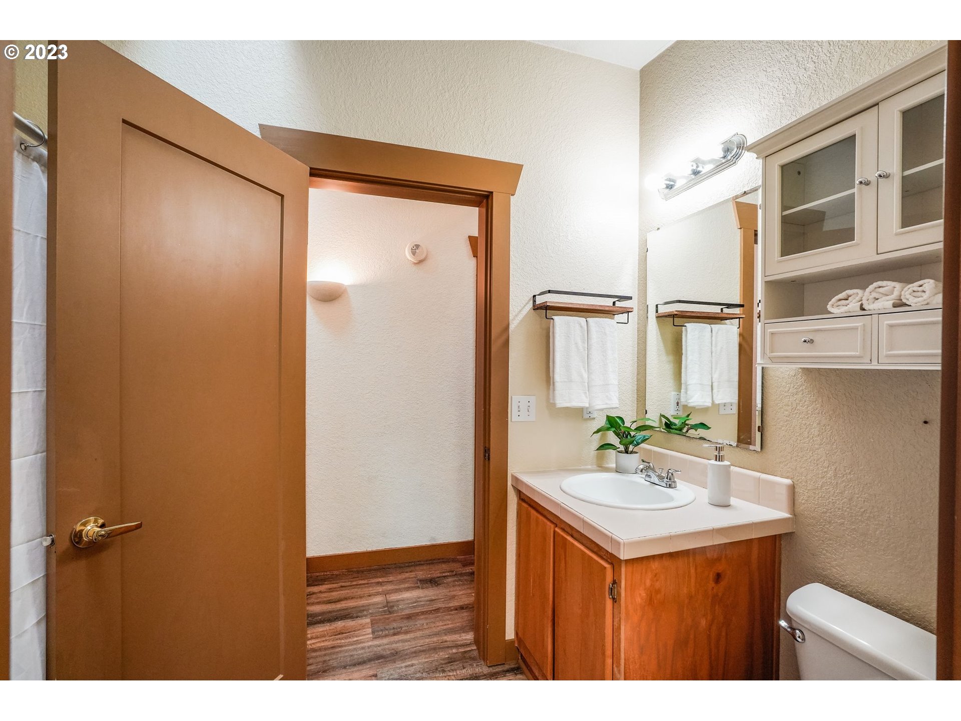 2242 East Loop Road Stevenson, WA 98648 - Photo 21 of 48 a bathroom with a sink and a mirror