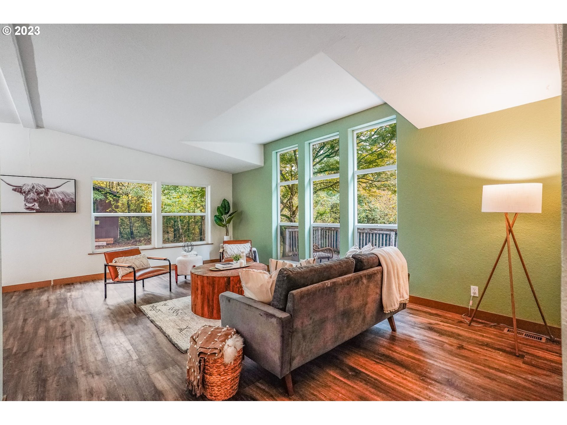 2242 East Loop Road Stevenson, WA 98648 - Photo 9 of 48 a living room with furniture and a large window