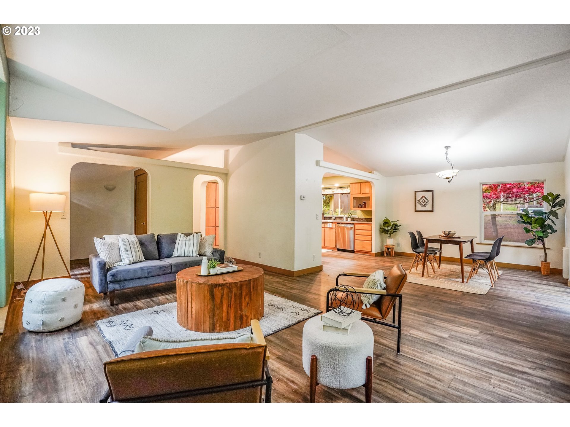 2242 East Loop Road Stevenson, WA 98648 - Photo 10 of 48 a living room with furniture and wooden floor