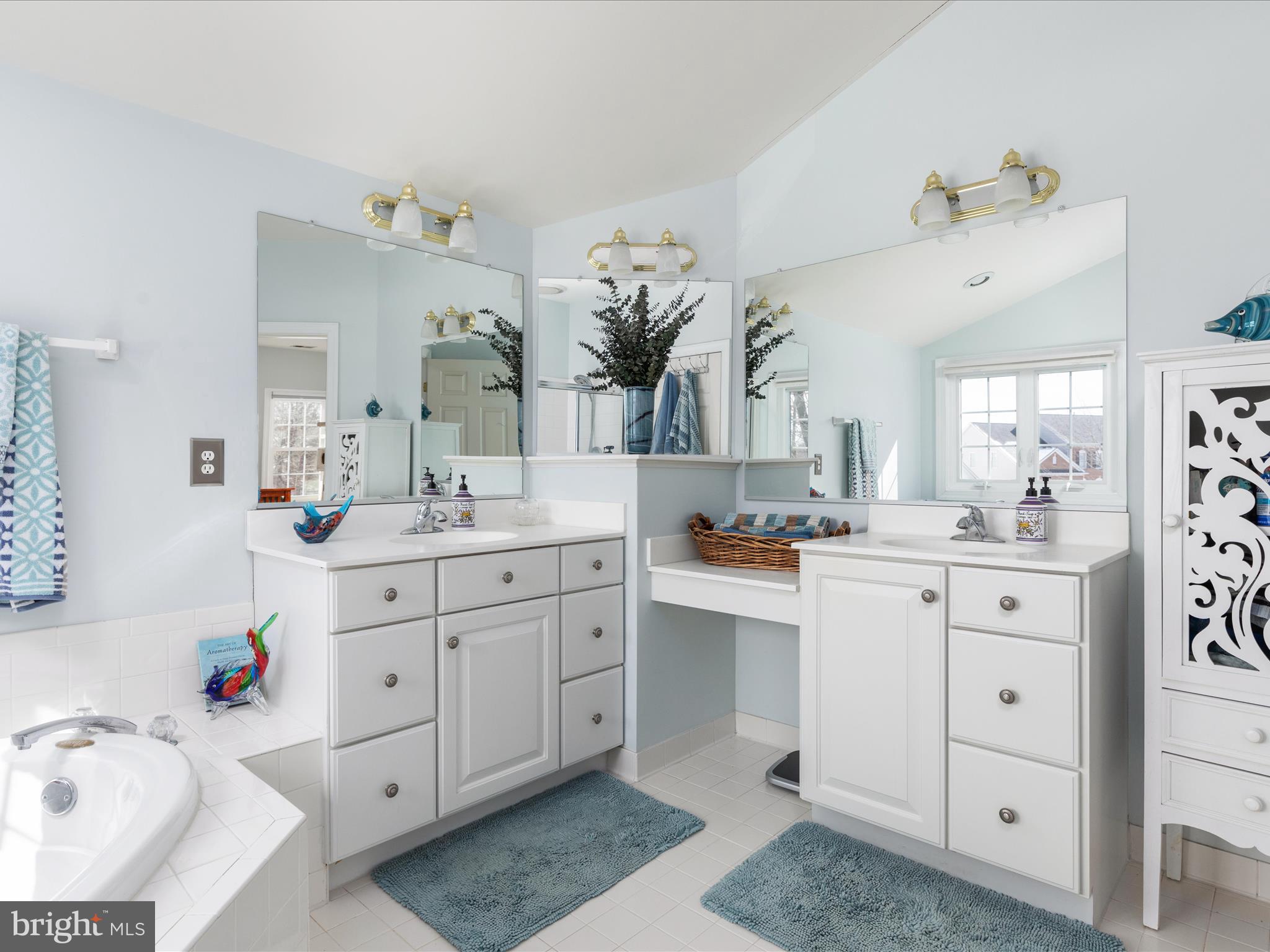 12613 Garry Glen Drive Bristow, VA 20136 - Photo 29 of 67 Double Vanities