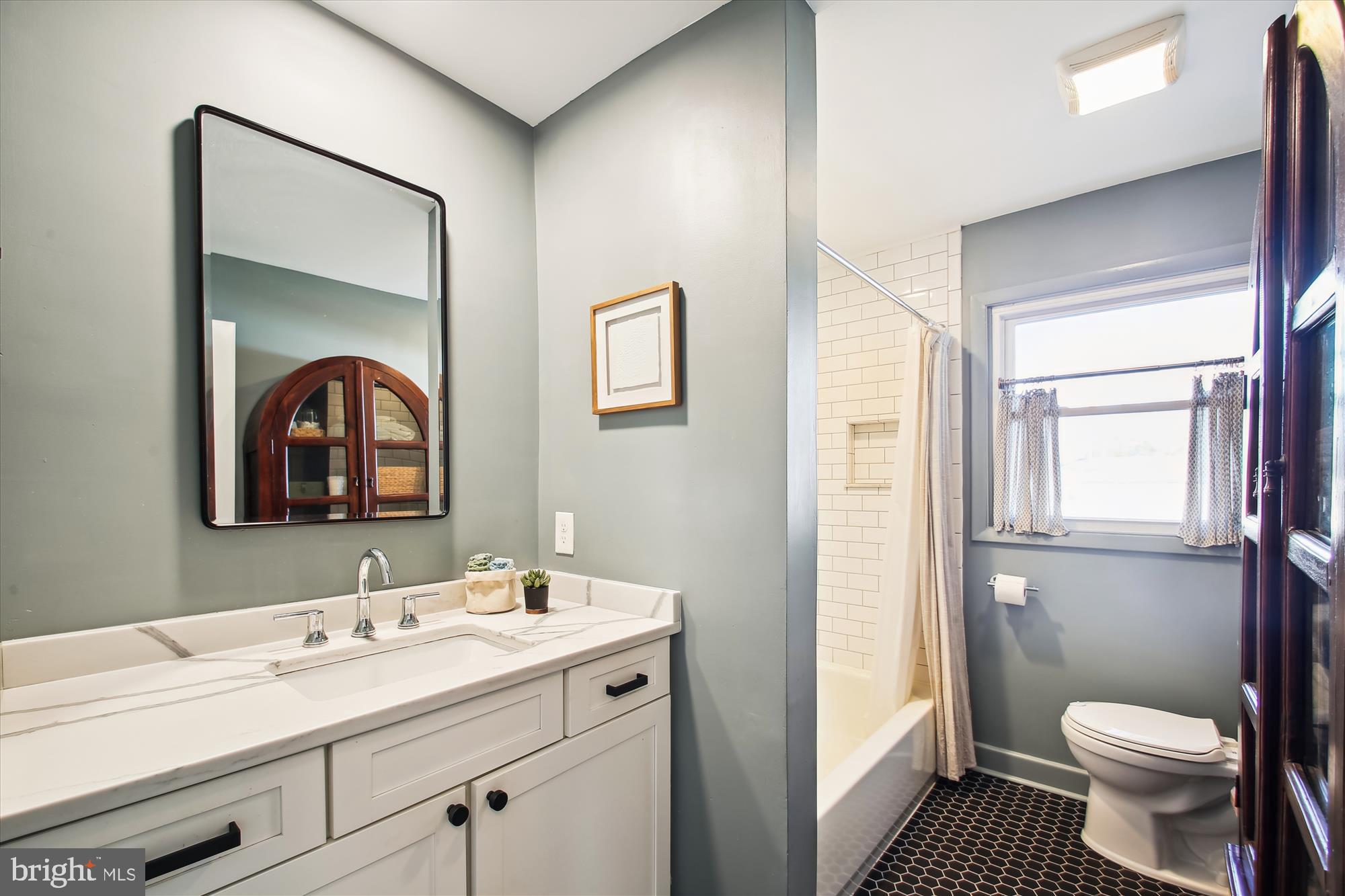 502 Evergreen Road Severna Park, MD 21146 - Photo 26 of 53 Family bathroom