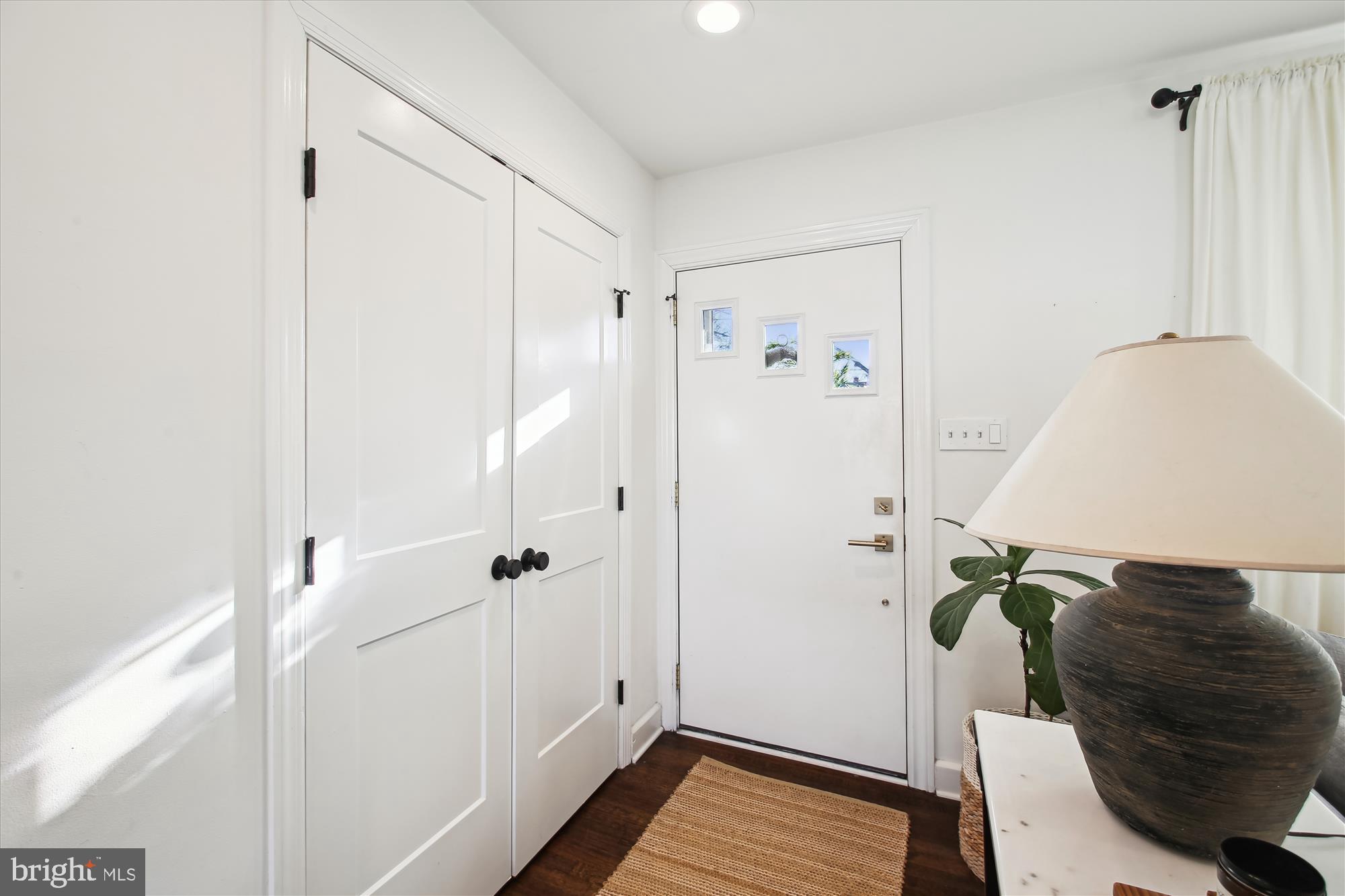 502 Evergreen Road Severna Park, MD 21146 - Photo 8 of 53 Entryway